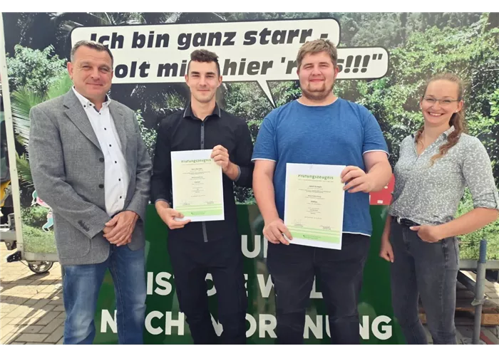 Ausbildung erfolgreich abgeschlossen! Ausbildung erfolgreich abgeschlossen!